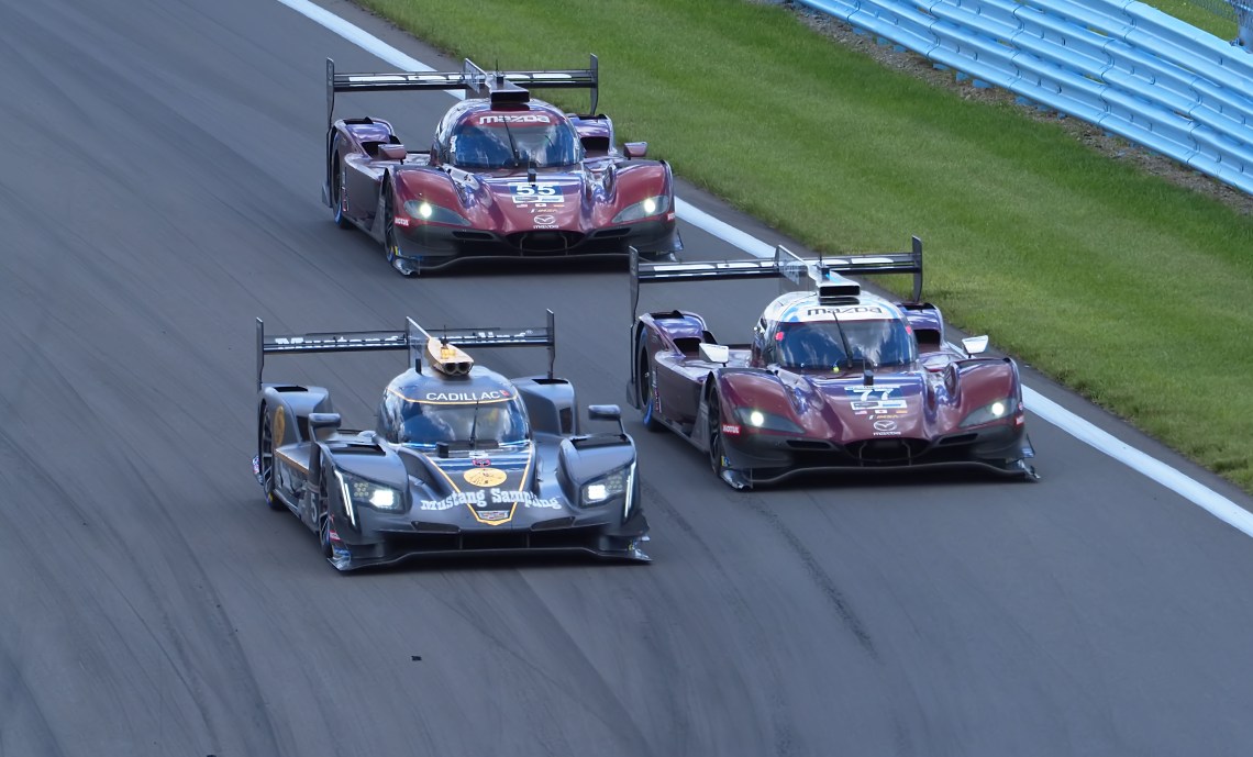 Mazda Duo command the lead at Turn #1.